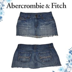 ABERCROMBIE & FITCH- Denim skirt w/beaded back pockets, Size 6